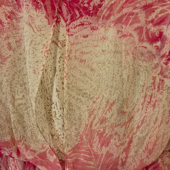 Gorgeous lined dress with feather inspired fabric - Picture 6 of 7